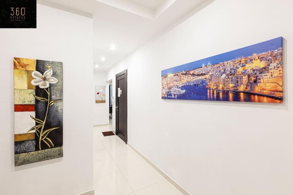 Seafront 4br With Mesmerising Balcony & Views By 360 Estates * Sliema