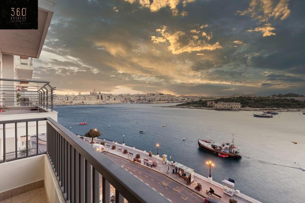 Appartement Seafront 4br With Mesmerising Balcony & Views By 360 Estates *