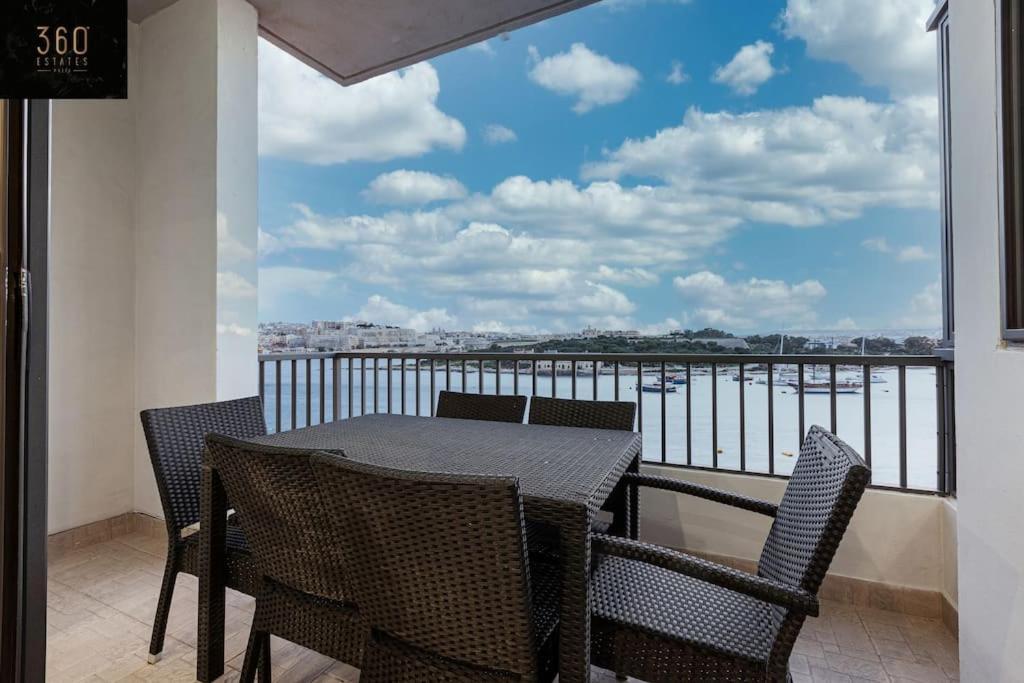 Appartement Seafront 4br With Mesmerising Balcony & Views By 360 Estates Sliema